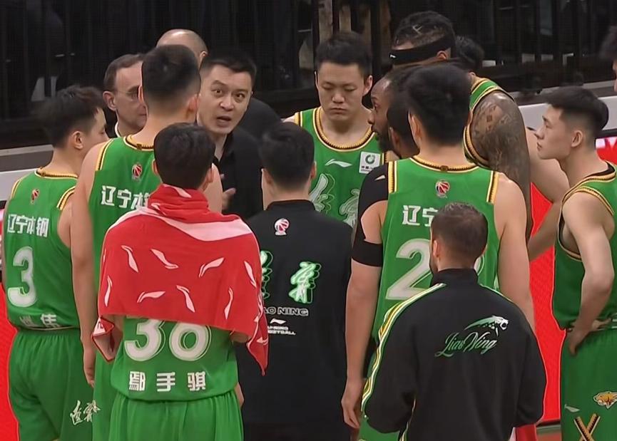 bob半岛体育官方入口-辽宁男篮7分险胜新疆，赵继伟复出首秀24+7，伊力福拉提21分！
