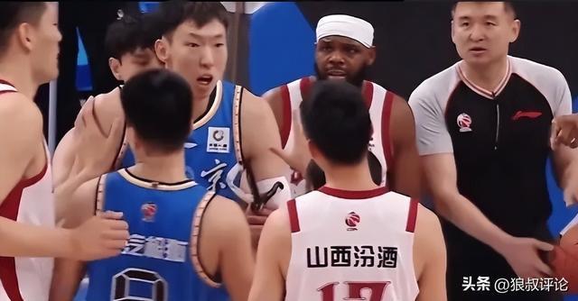 bob半岛体育官方入口-许利民：周琦眼睛受伤和去年类似，明天会去眼科做详细检查
